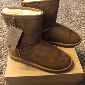 NWT Apres Girls Boots